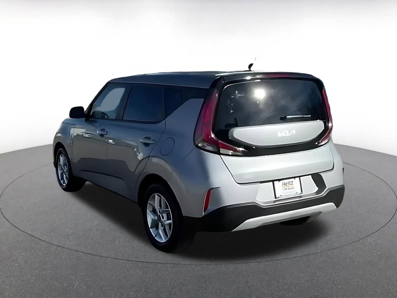 Used 2025 Kia Soul LX w/ LX Technology Package image 11