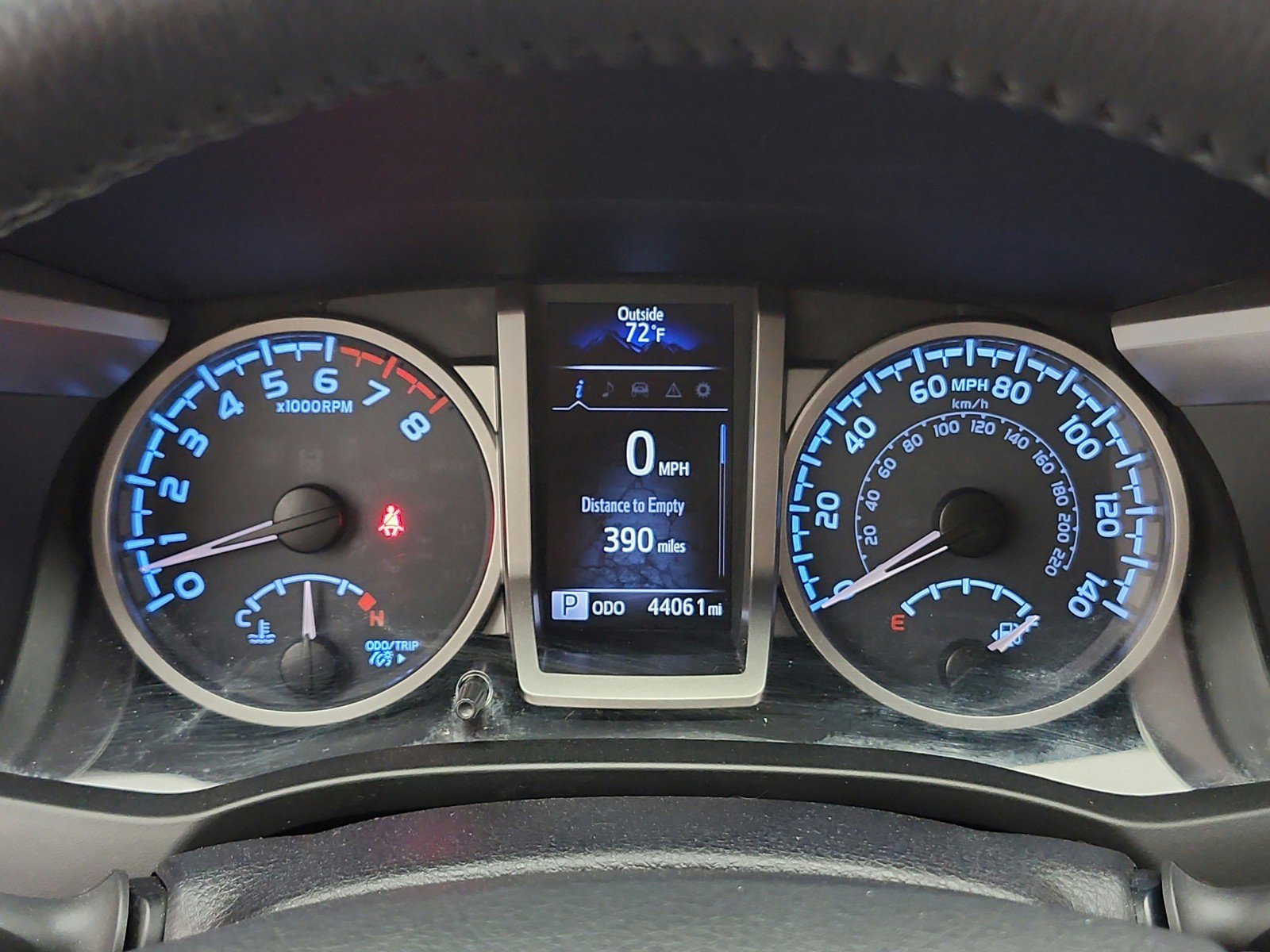 Used 2017 Toyota Tacoma SR5 w/ Tow Package RWD image 9