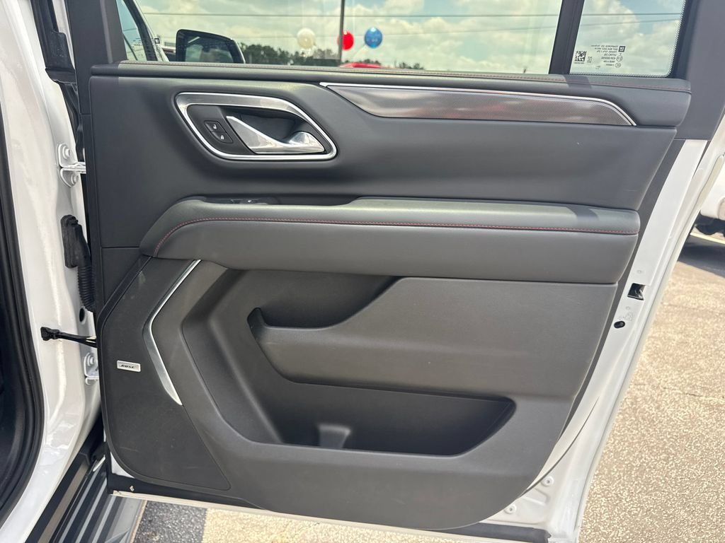 Used 2023 Chevrolet Suburban RST w/ Luxury Package AWD/4WD image 17