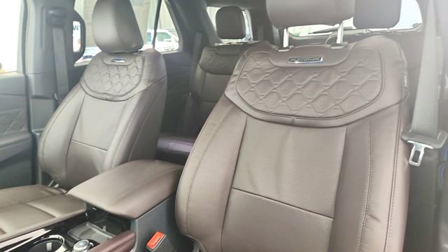 New 2026 Ford Explorer Platinum w/ LUX Leather Package image 9