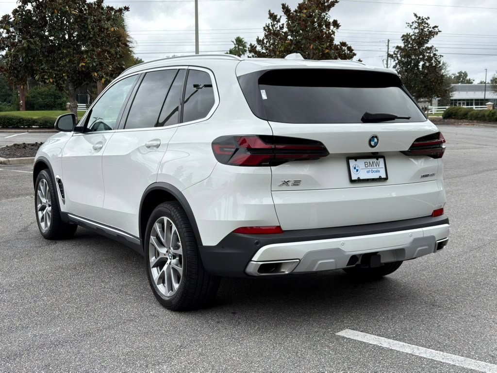 Certified 2024 BMW X5 xDrive40i w/ Premium Package AWD/4WD image 3