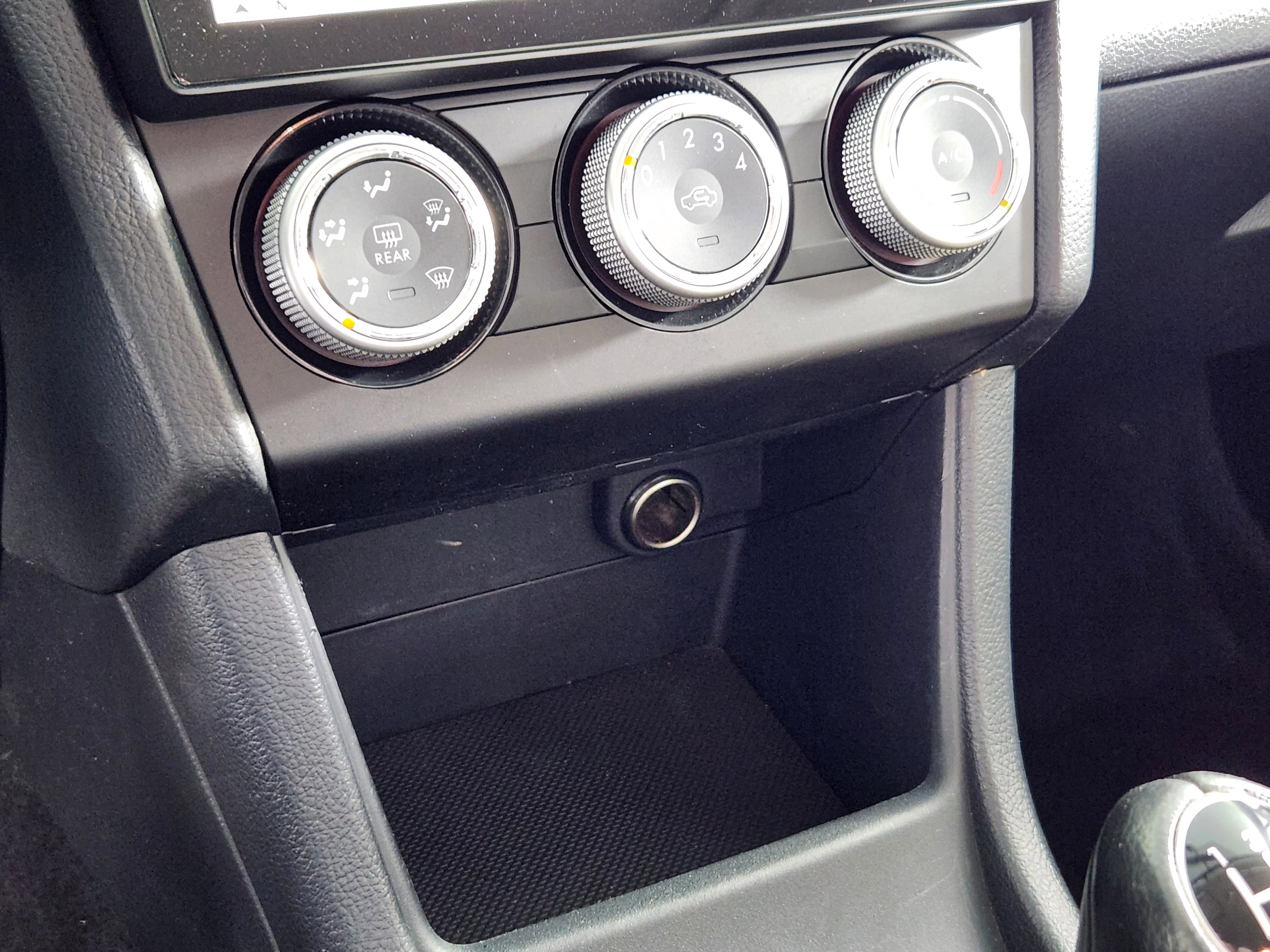 Used 2017 Subaru Crosstrek 2.0i Premium image 24