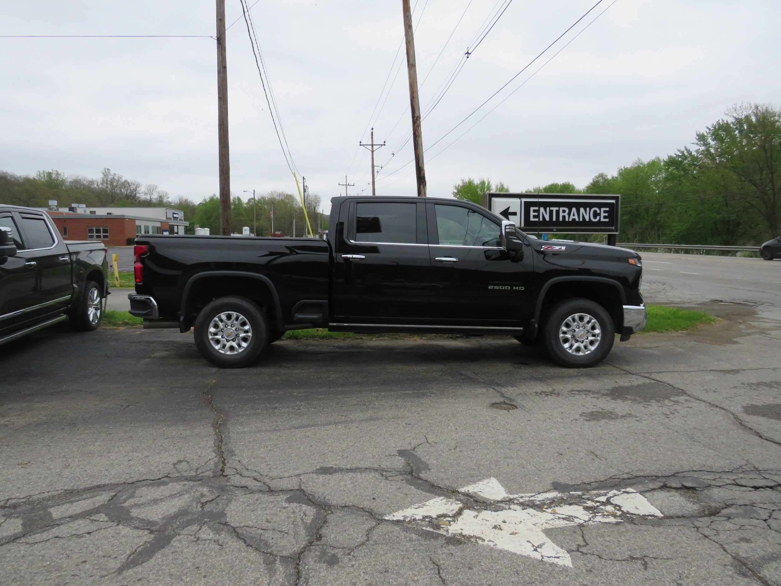 Used 2024 Chevrolet Silverado 2500 LTZ w/ LTZ Convenience Package AWD/4WD image 8