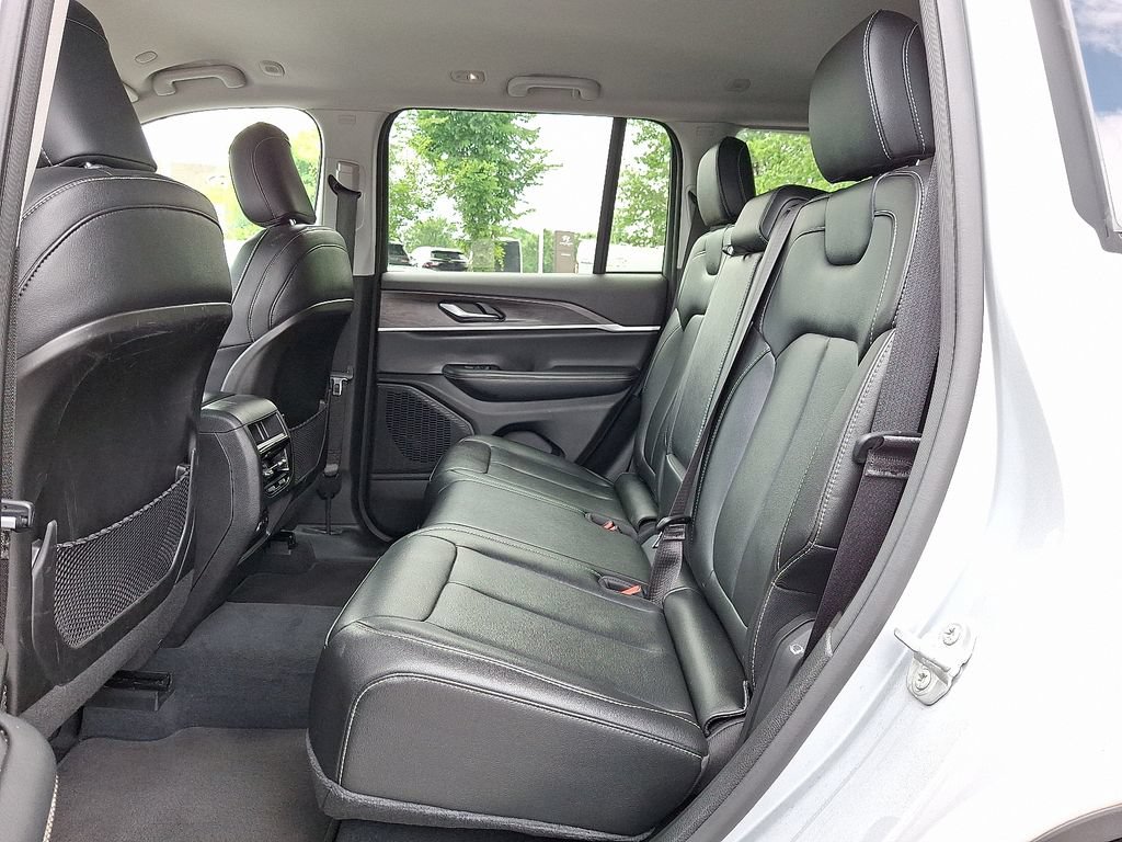 Certified 2023 Jeep Grand Cherokee Limited AWD/4WD image 10