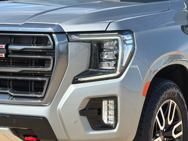 Used 2024 GMC Yukon AT4 w/ Technology Package AWD/4WD image 4
