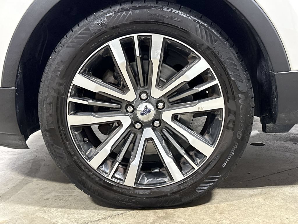 Used 2017 Ford Explorer Platinum AWD/4WD image 29