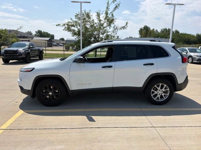 Used 2014 Jeep Cherokee Latitude FWD image 4