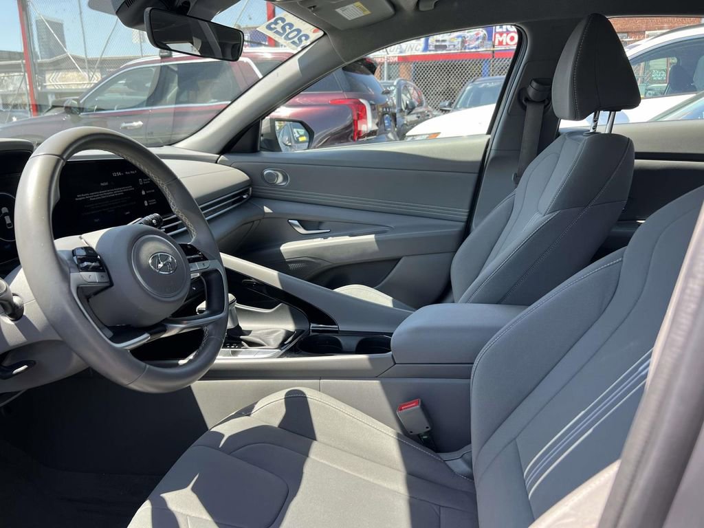 Certified 2023 Hyundai Elantra SEL w/ Convenience Package FWD image 18