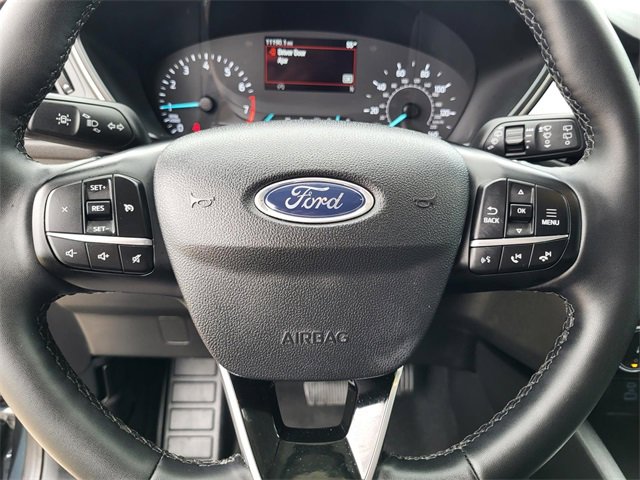 Used 2022 Ford Escape SE w/ SE Sport Appearance Package image 3