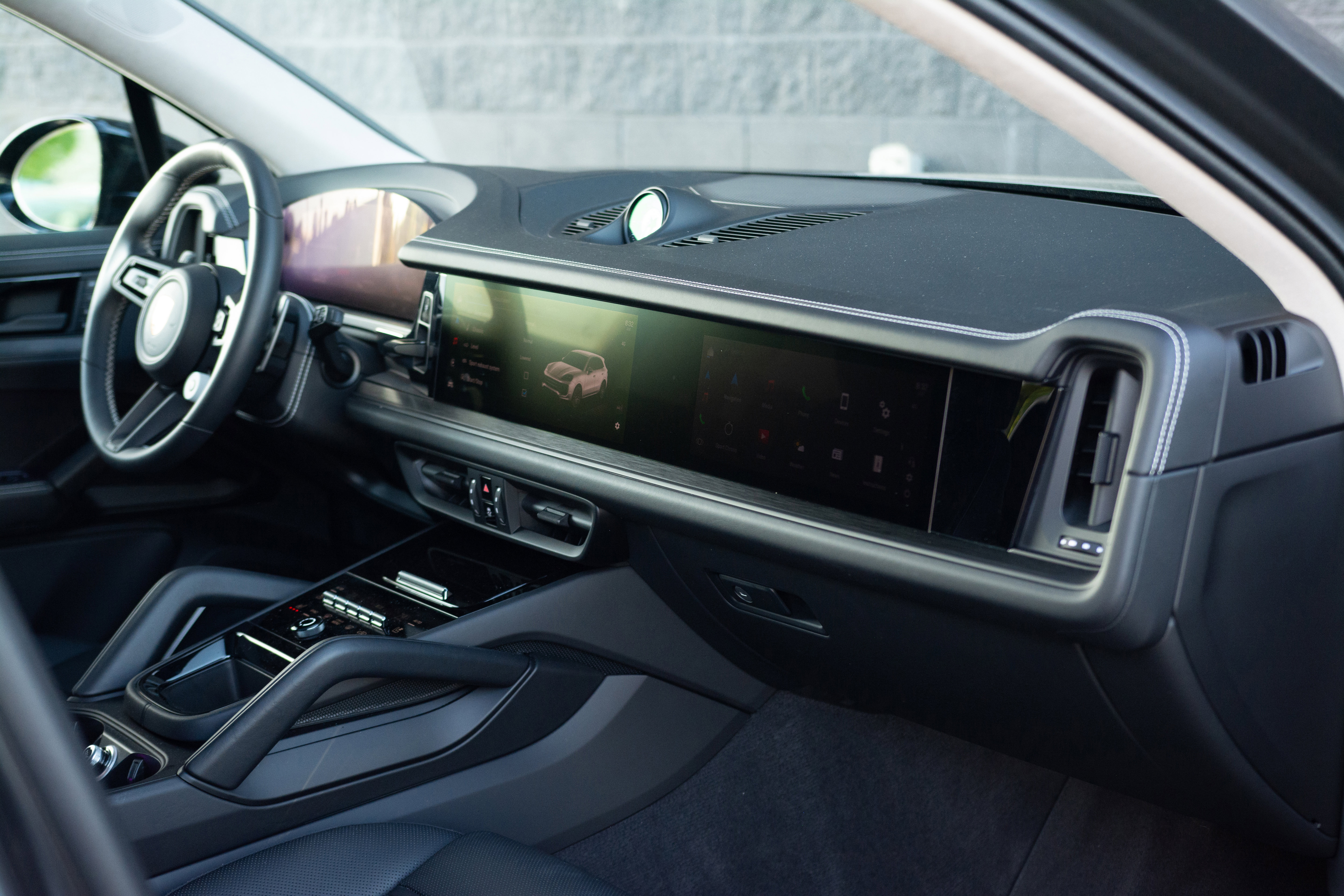 Certified 2025 Porsche Cayenne GTS image 27