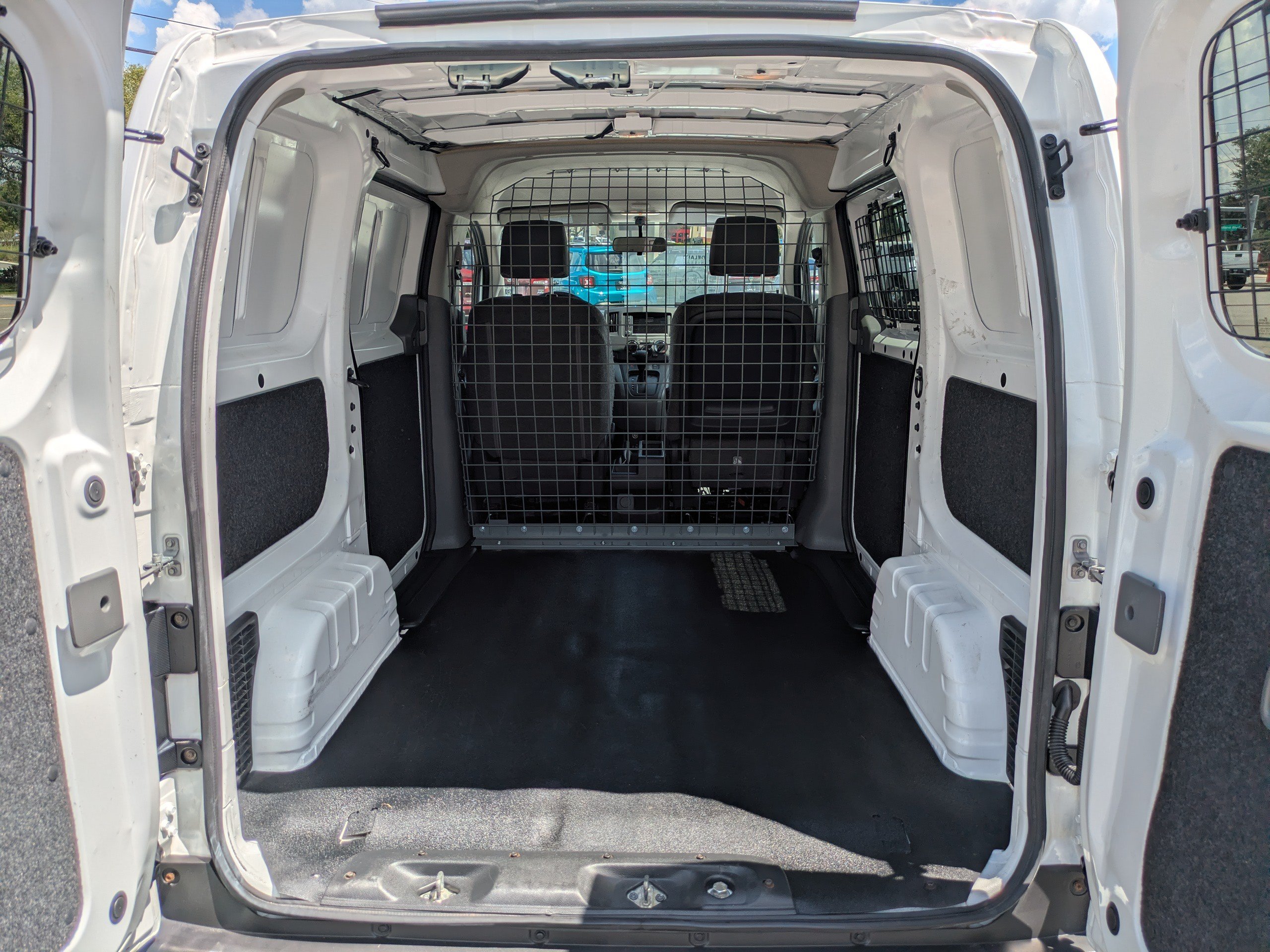 Used 2020 Nissan NV200 S w/ Sliding Glass Door Package FWD image 13