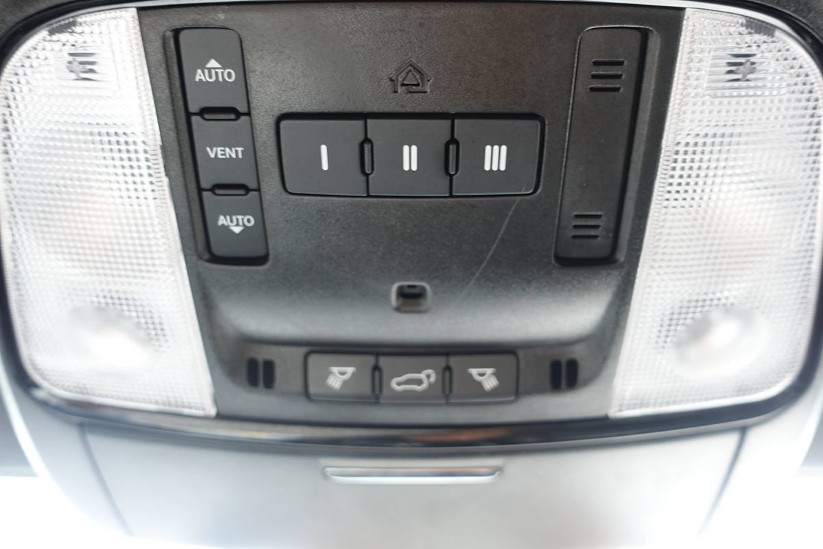 Used 2025 Dodge Durango R/T w/ Blacktop Package AWD/4WD image 48