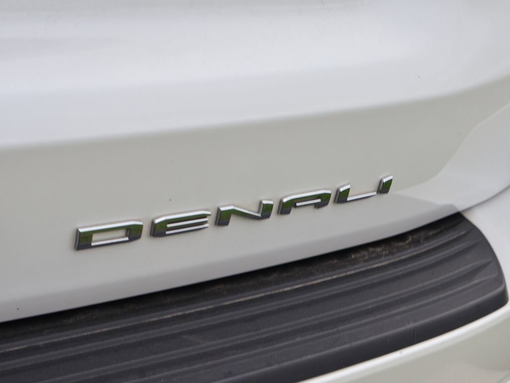 Used 2021 GMC Yukon Denali w/ Denali Ultimate Package AWD/4WD image 10