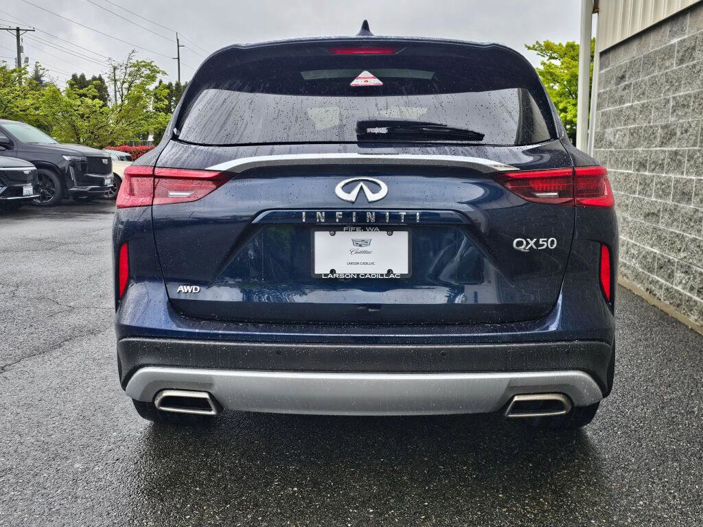 Used 2019 INFINITI QX50 Essential w/ Sensory Package AWD/4WD image 6