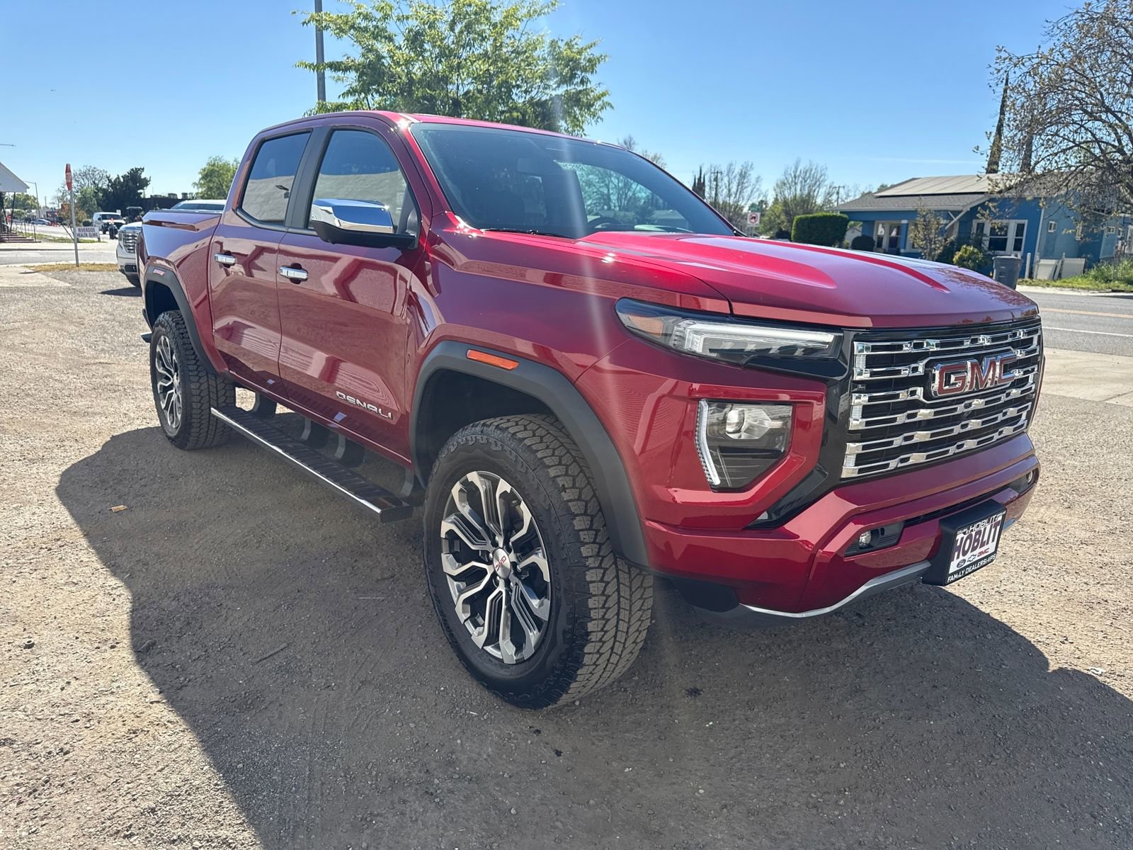 Used 2025 GMC Canyon Denali image 7