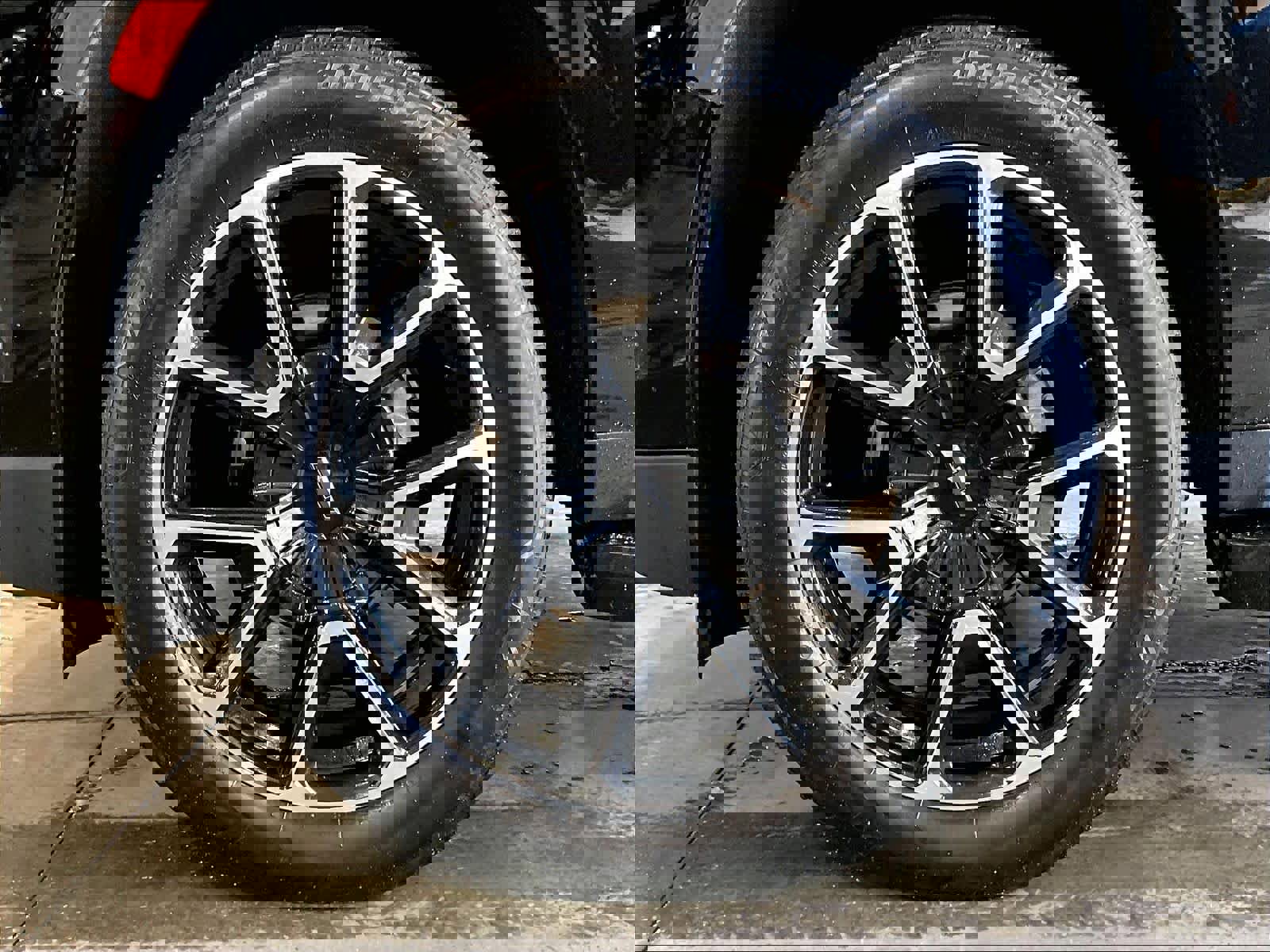 Used 2024 Chevrolet Suburban RST w/ Luxury Package image 7