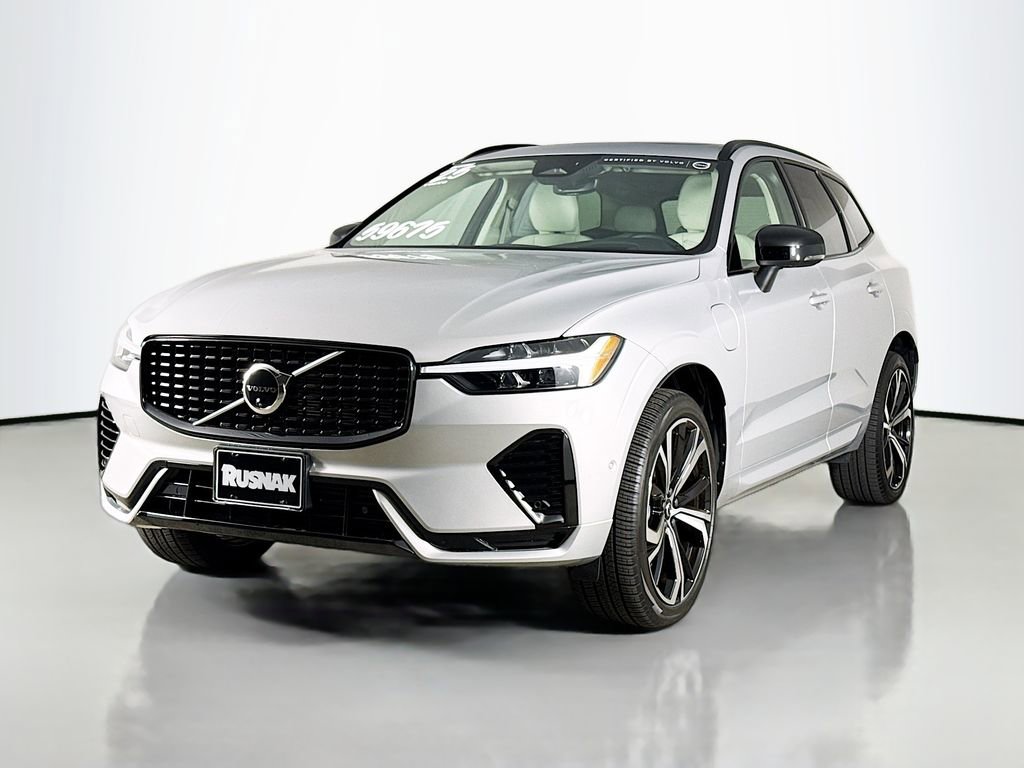 Certified 2025 Volvo XC60 T8 Ultra AWD/4WD image 3