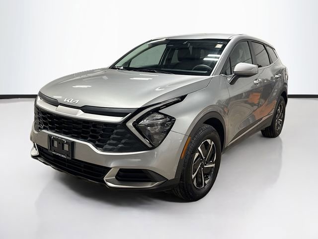 Used 2023 Kia Sportage LX image 3