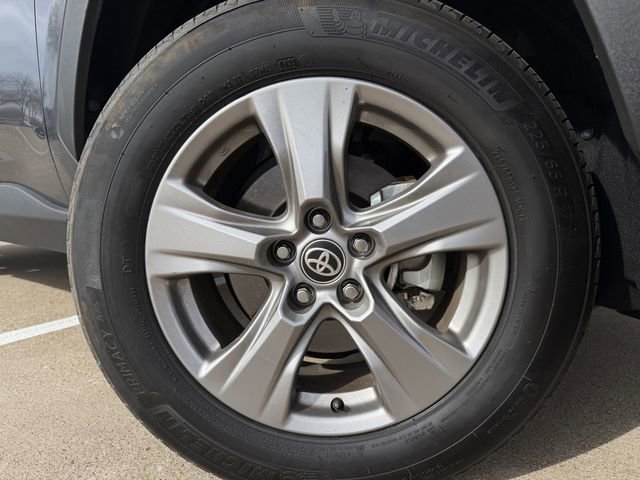 Used 2025 Toyota RAV4 XLE image 10