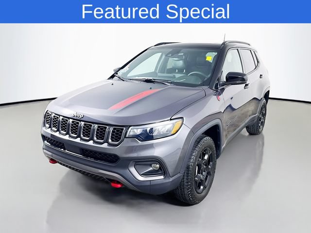 Used 2024 Jeep Compass Trailhawk w/ Sun and Sound Group AWD/4WD image 1
