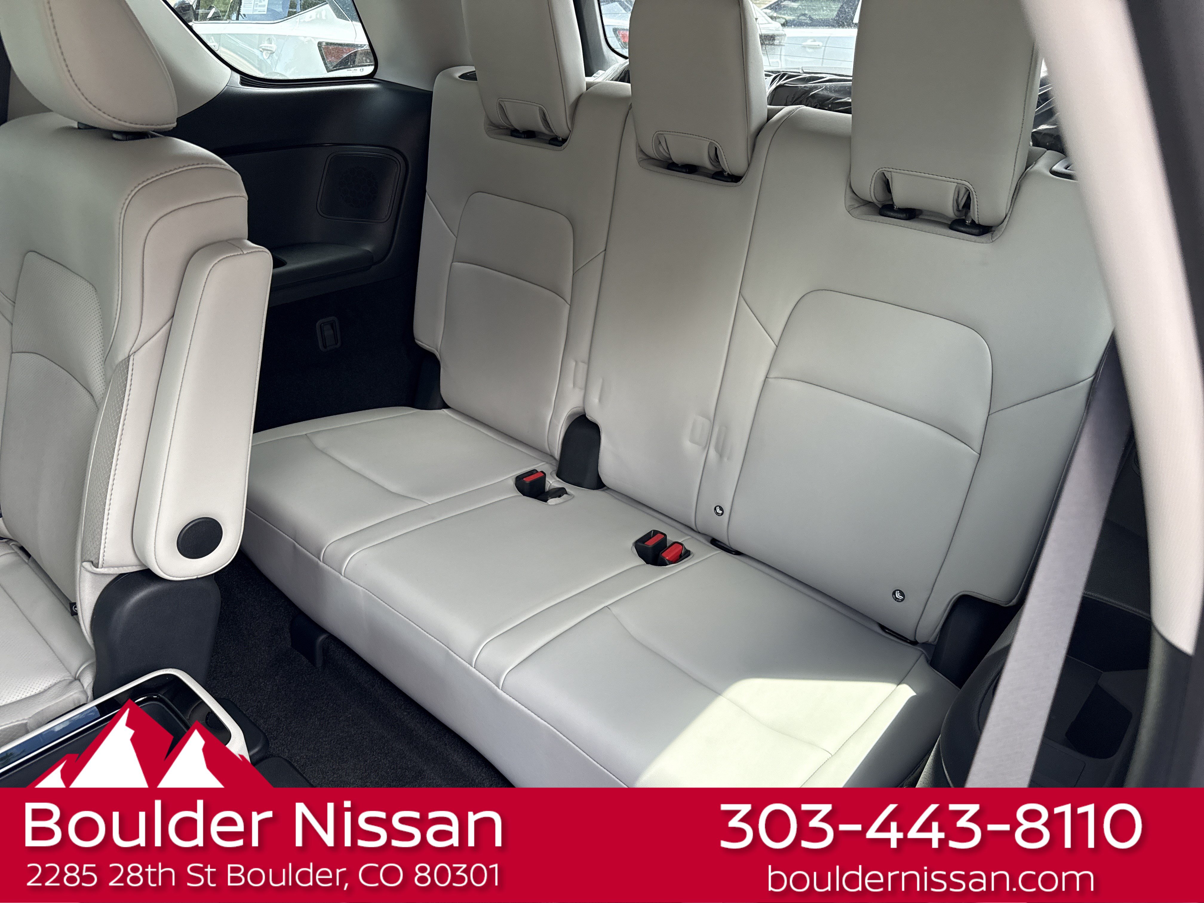 New 2026 Nissan Pathfinder SL w/ SL Premium Package AWD/4WD image 16