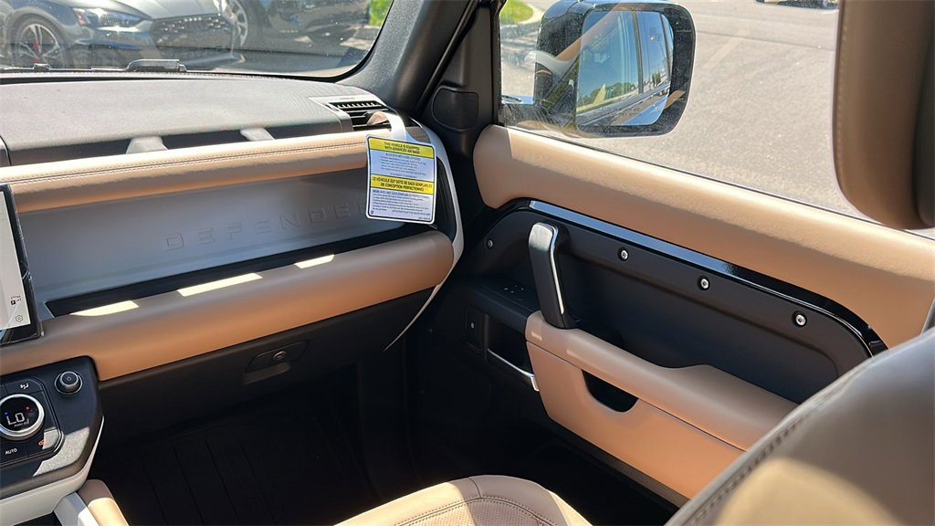 New 2025 Land Rover Defender 110 X-Dynamic SE image 26