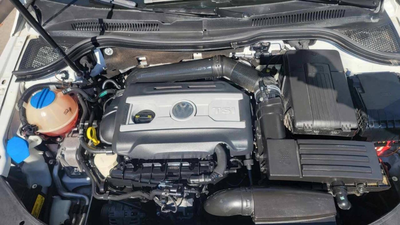 Used 2016 Volkswagen CC Trend FWD image 24