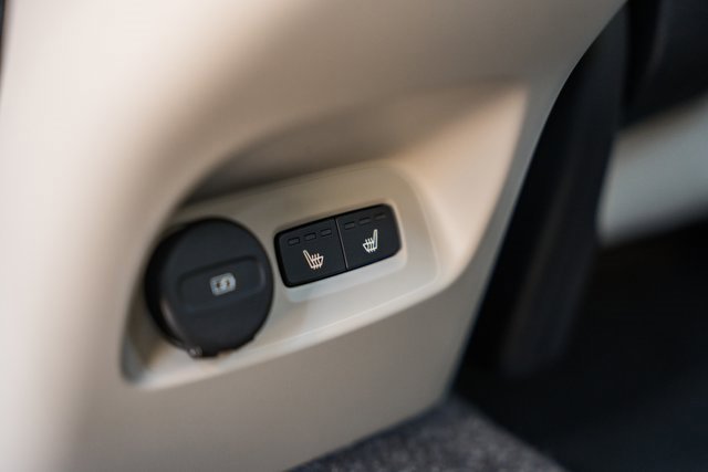 New 2026 Volvo XC40 B5 Ultra w/ Protection Package Premier image 34