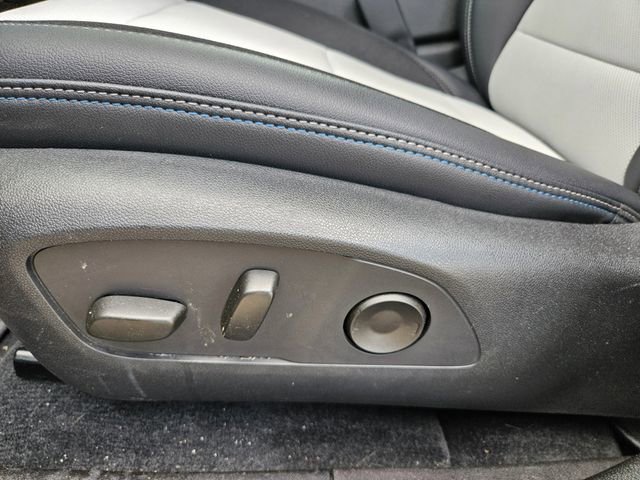Used 2025 Chevrolet Equinox EV LT FWD image 9