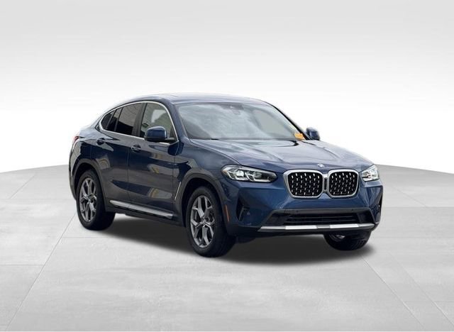 Certified 2025 BMW X4 xDrive30i image 11