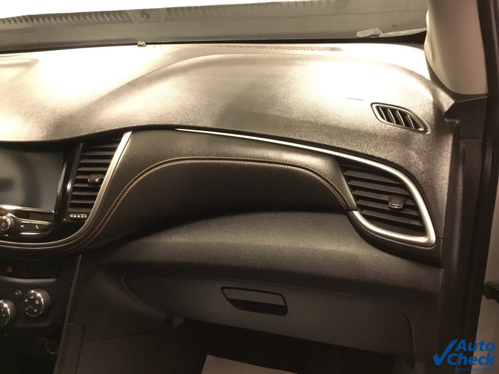 Used 2017 Chevrolet Trax LT w/ Driver Confidence Package image 38