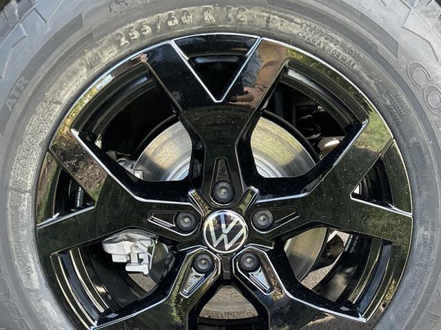 New 2026 Volkswagen Atlas Peak Edition image 12