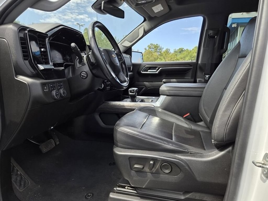 Used 2023 Chevrolet Silverado 1500 LTZ w/ LTZ Convenience Package II AWD/4WD image 11