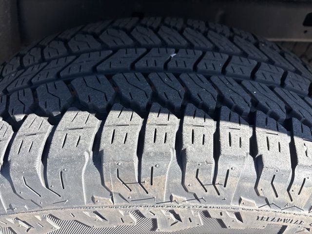 Used 2023 GMC Canyon Denali image 13