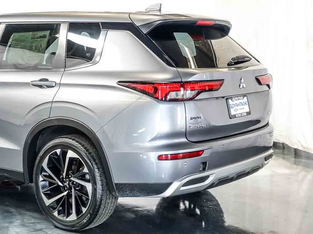 Used 2024 Mitsubishi Outlander SE AWD/4WD image 10