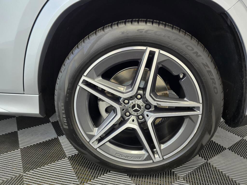 Used 2024 Mercedes-Benz GLS 450 4MATIC image 21