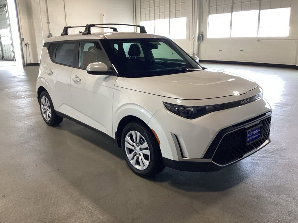 Used 2023 Kia Soul LX image 8