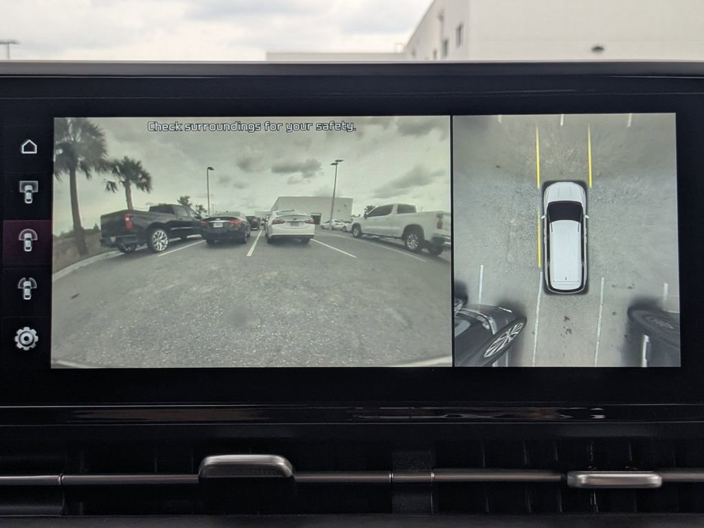 Used 2022 Kia Carnival SX FWD image 30