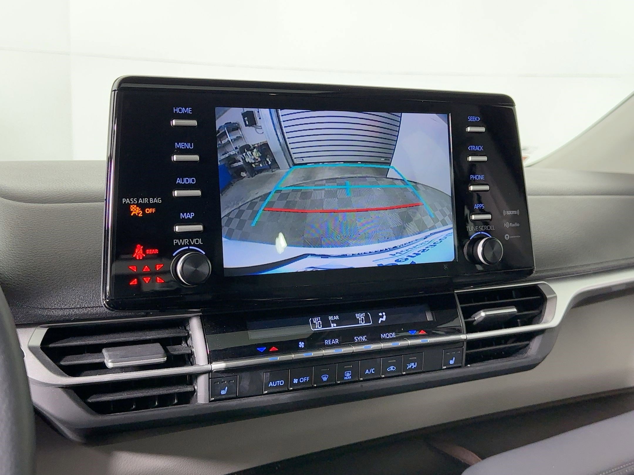 Used 2024 Toyota Sienna XLE image 24