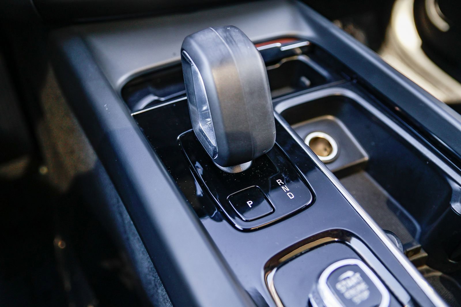 Used 2023 Volvo XC60 T8 Plus w/ Protection Package Premier image 25