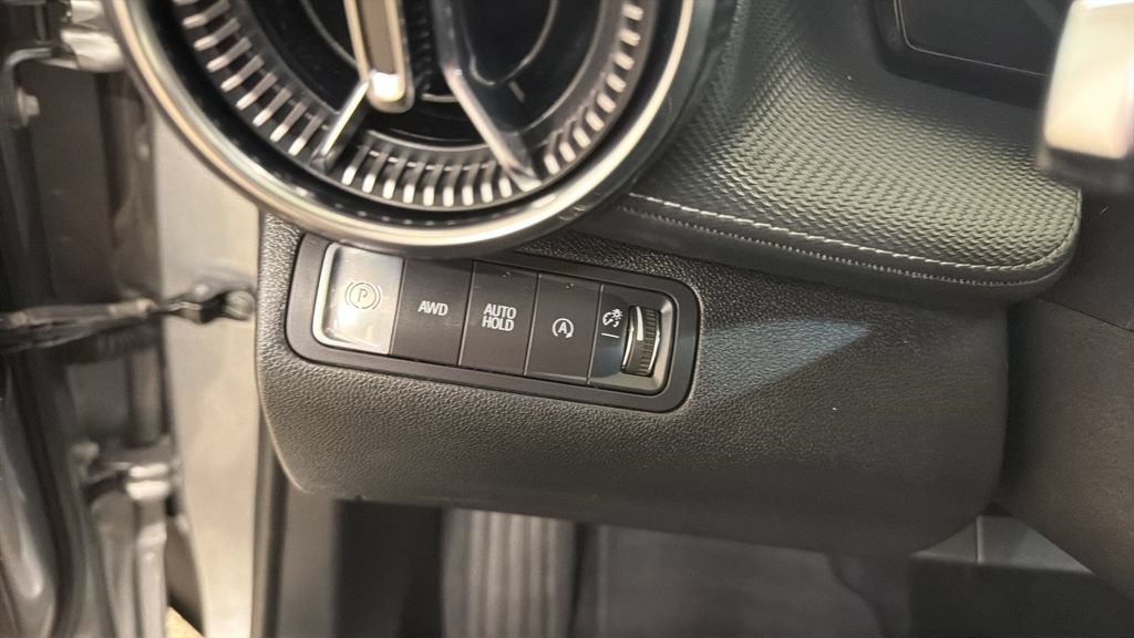 Used 2025 Chevrolet Equinox LT AWD/4WD image 17