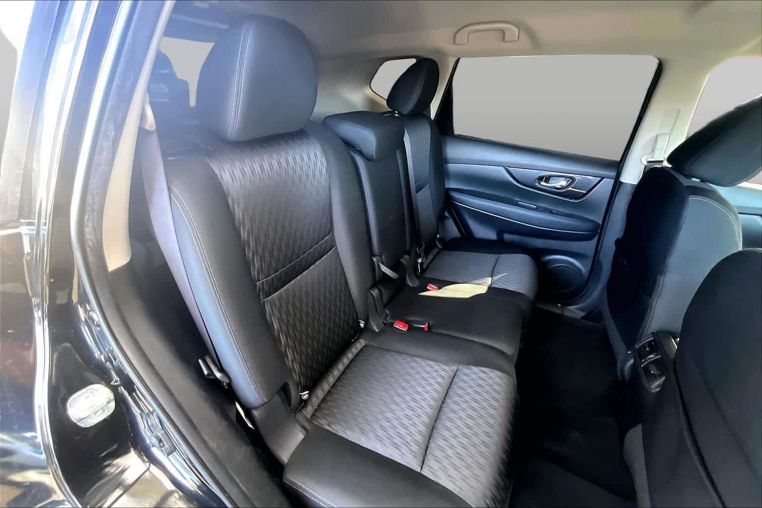 Certified 2019 Nissan Rogue SV FWD image 20