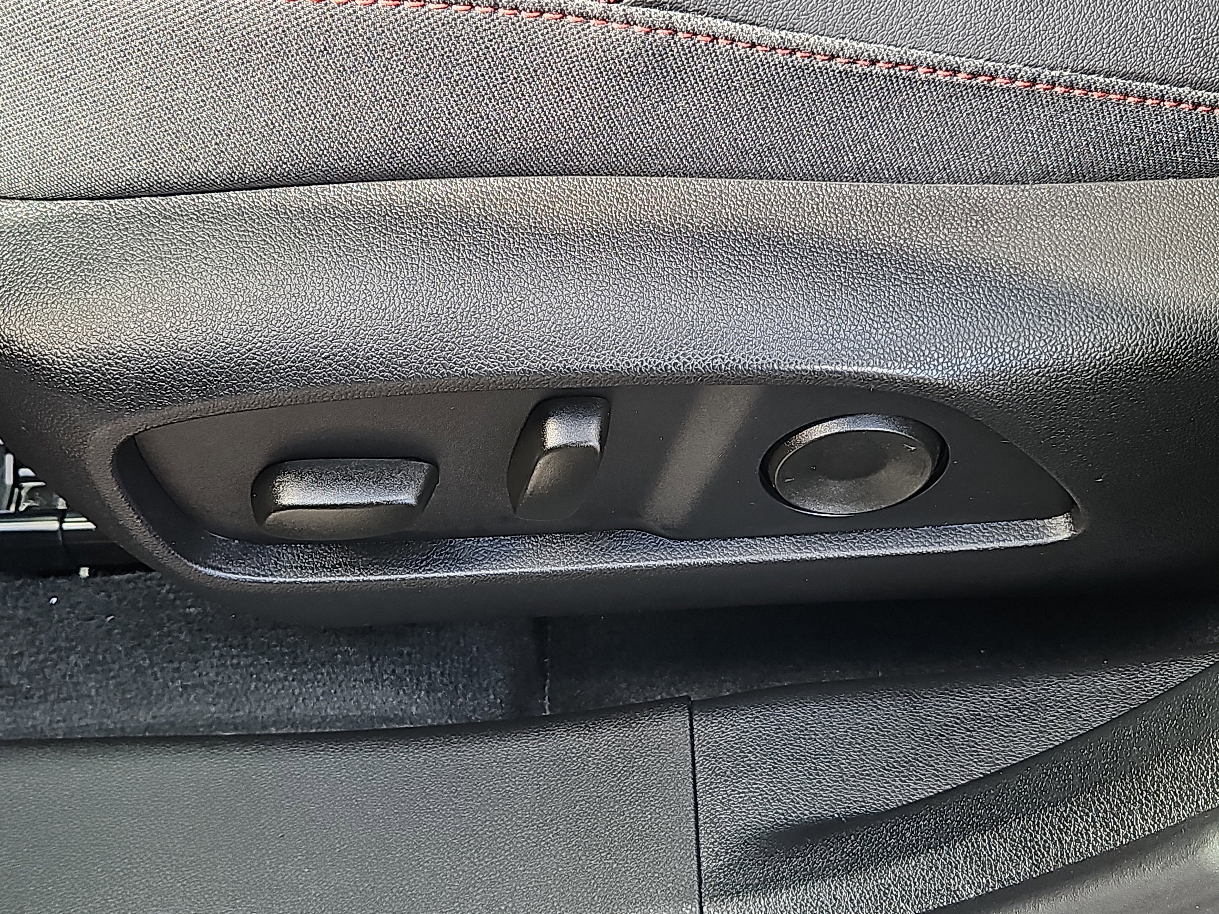 Used 2026 Chevrolet Equinox RS w/ Convenience Package III image 19