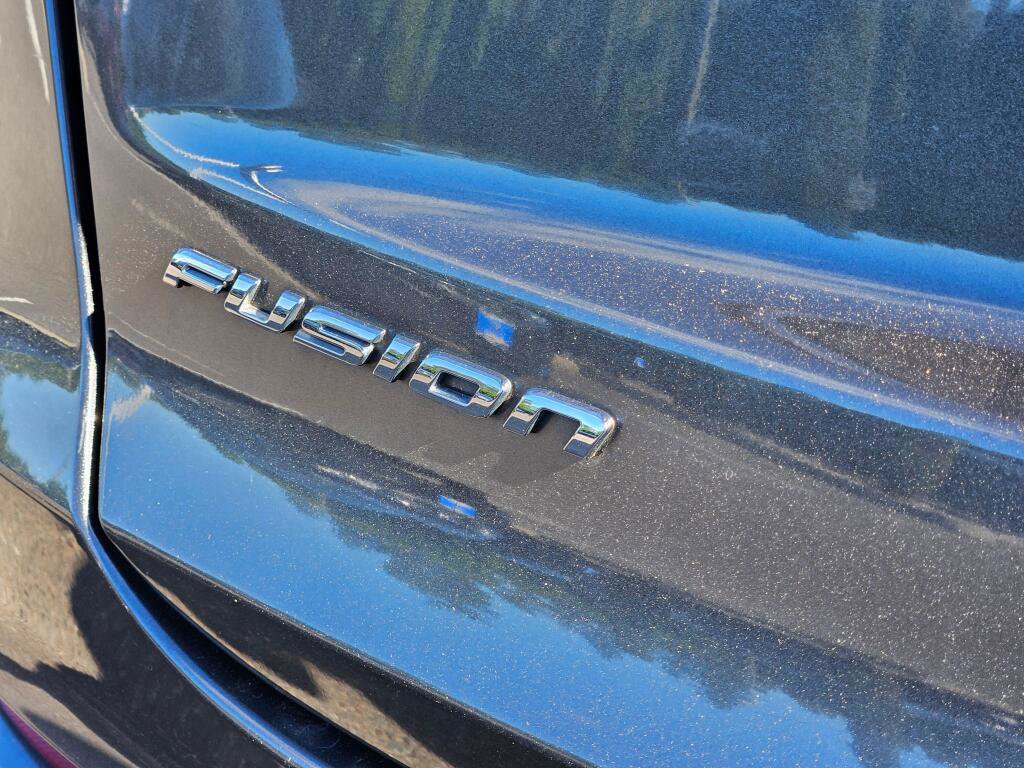 Used 2019 Ford Fusion SE w/ Equipment Group 151A FWD image 11