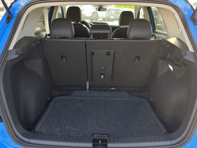 Used 2024 Volkswagen Taos SE FWD image 12