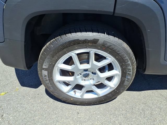 Used 2023 Jeep Renegade Latitude AWD/4WD image 17