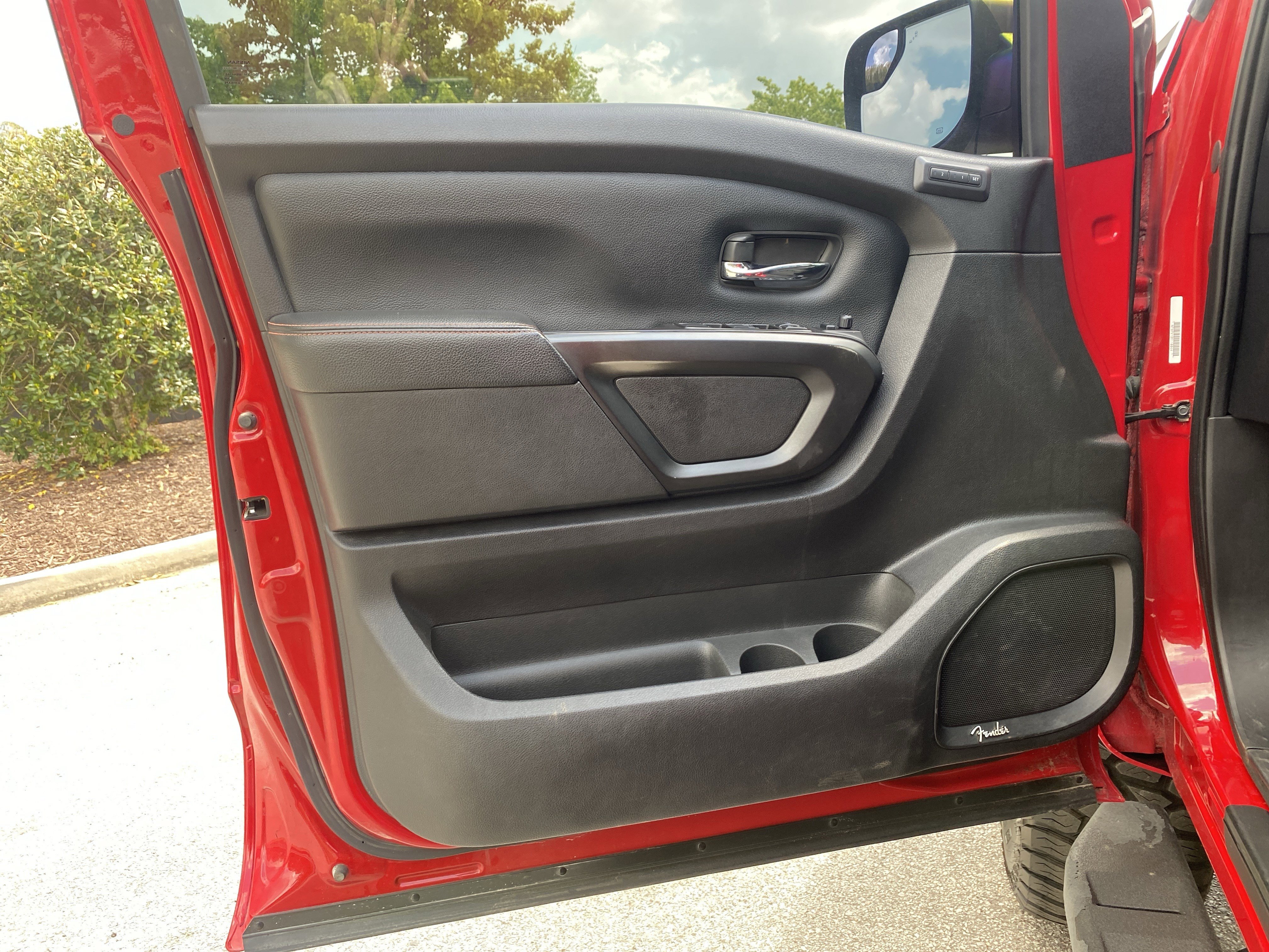 Used 2020 Nissan Titan PRO-4X image 23