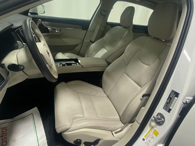 Used 2025 Volvo S90 T8 Ultra w/ Lounge Package image 11