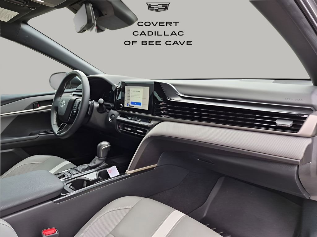 Used 2025 Toyota Camry SE w/ Convenience Package image 16