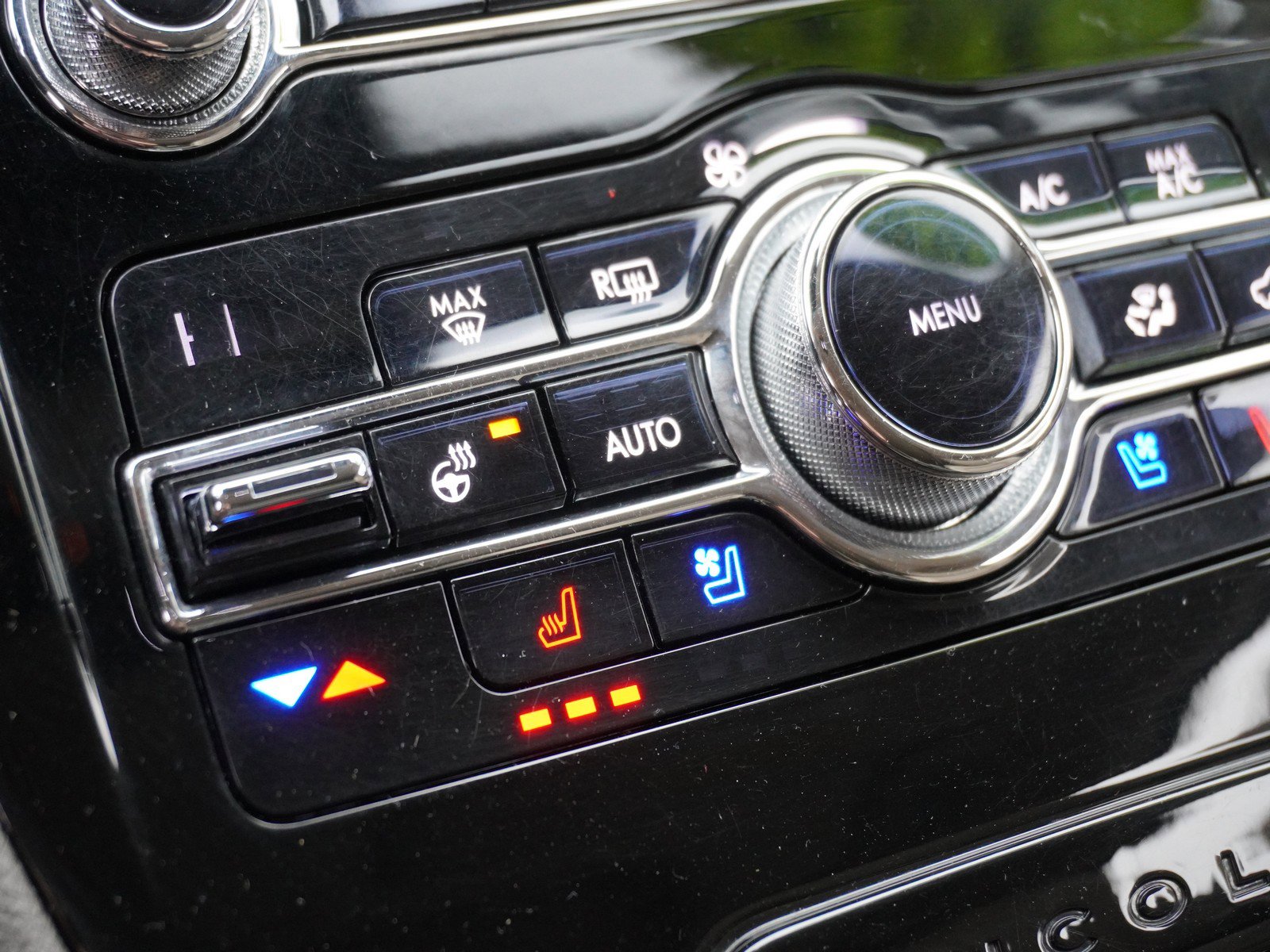 Used 2020 Lincoln Corsair Reserve w/ Equipment Group 201A image 24